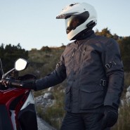 JAQUETA LEVIOR GAMAN WP NEGRE