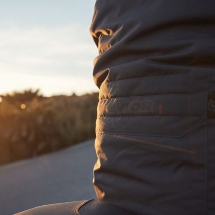 JAQUETA LEVIOR GAMAN WP NEGRE