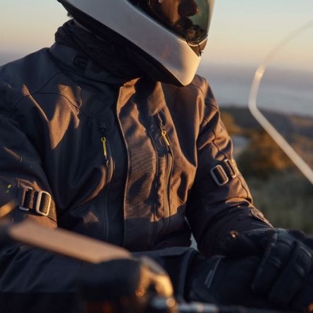 JAQUETA LEVIOR GAMAN WP NEGRE